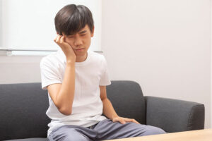 A teenaged male in Adderall addiction treatment